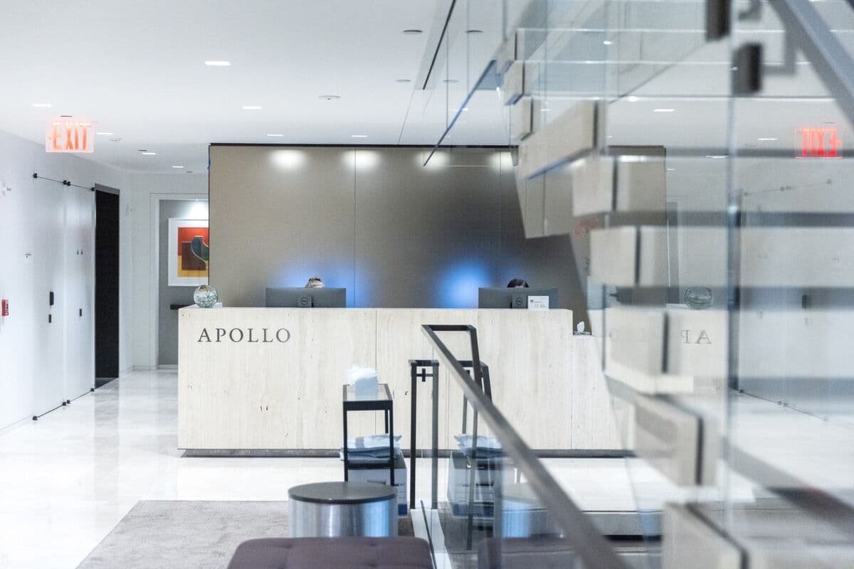 Apollo-Owned Auto Supplier Tenneco Is Said to Tap Banks for IPO