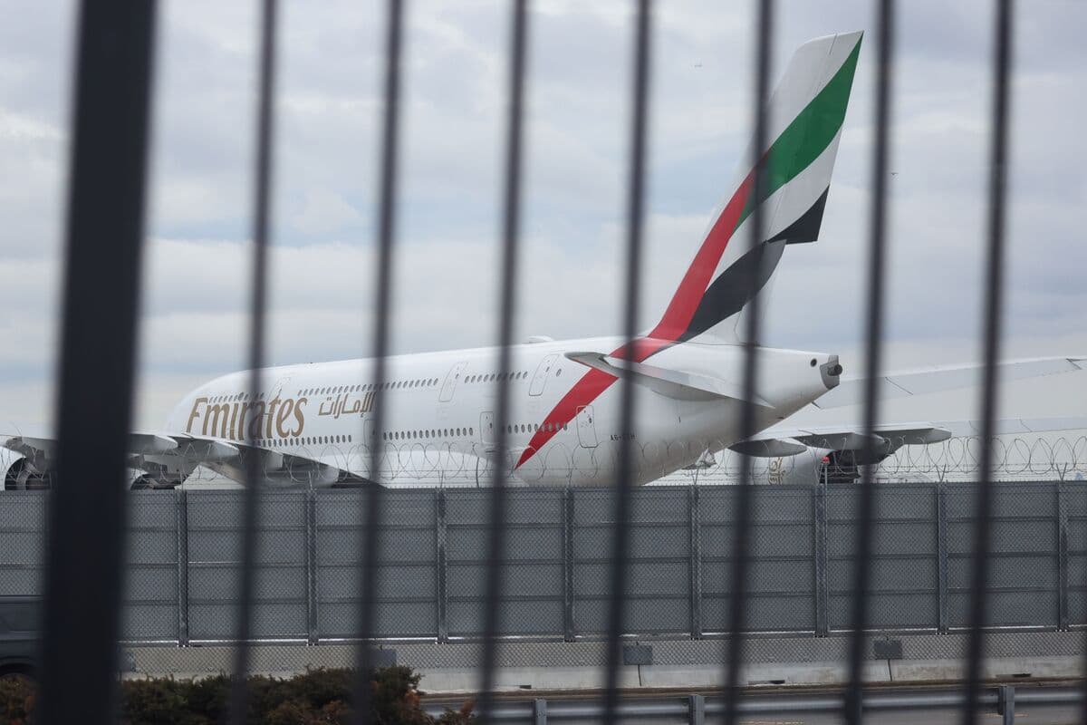 Dubai’s Emirates Suspends Flights Again Amid Missile Threats