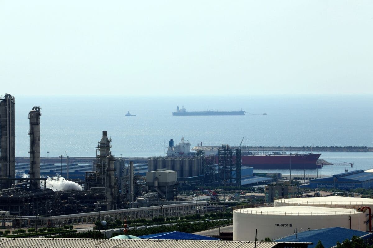 Iran Warns Gulf Nations of Major Response After Gas Field Strike