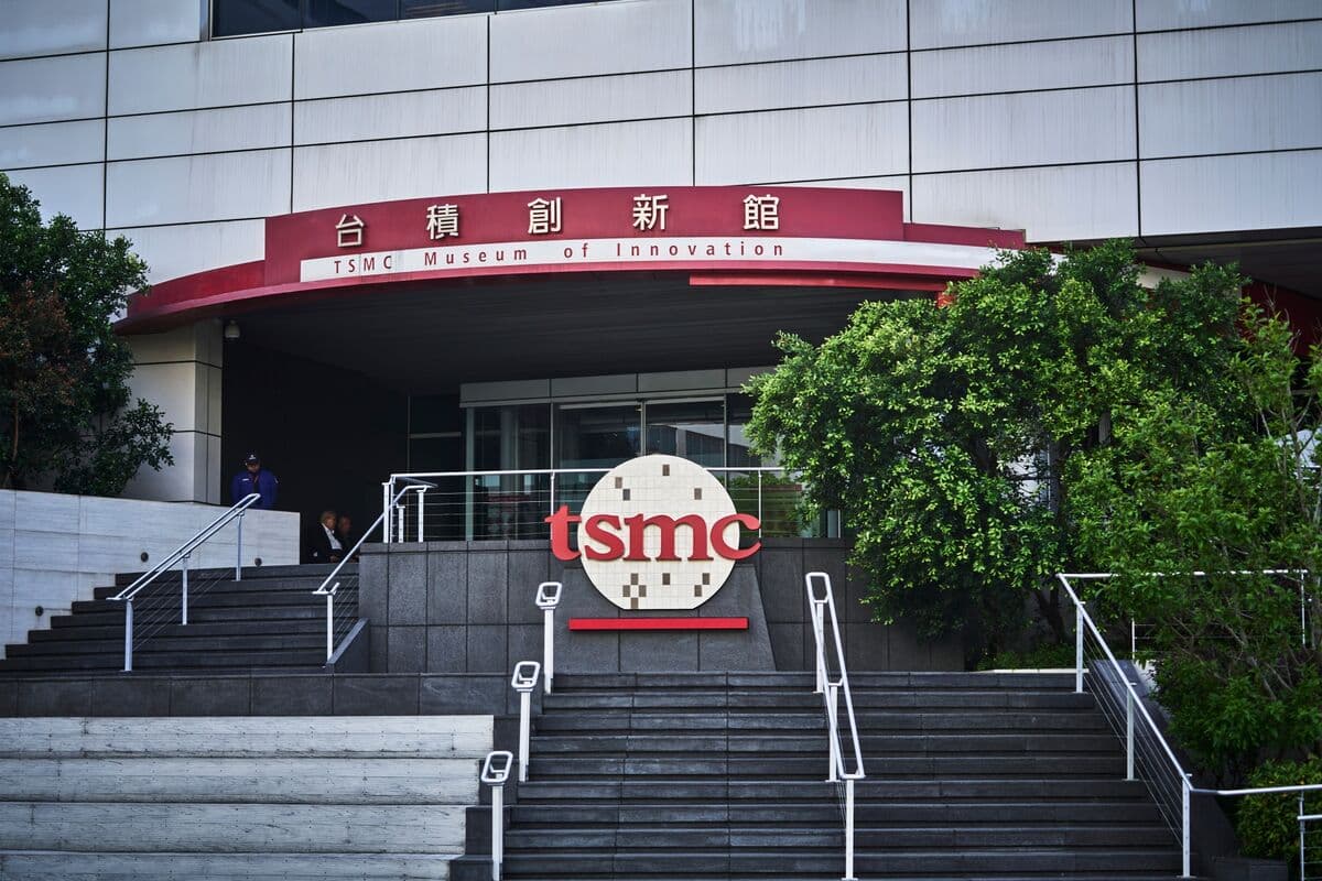 Emerging Stocks Steady as TSMC Plans Whet Investor Appetite