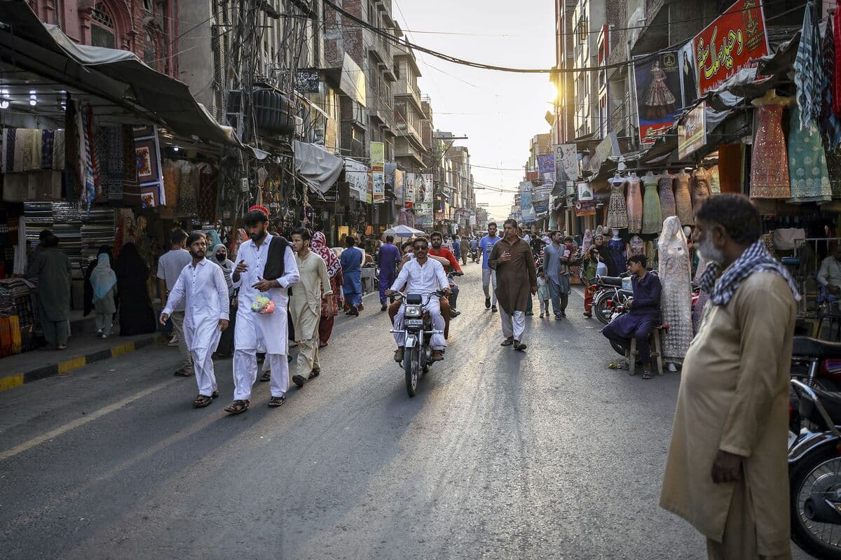 Pakistan Plans Increased Borrowing from China's Onshore Markets This Year