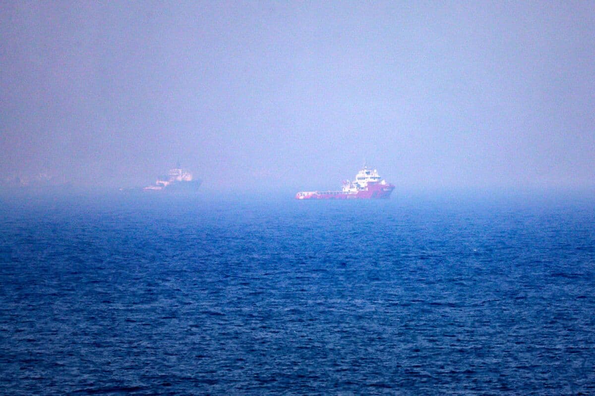 Missile Attacks in Strait of Hormuz Disrupt Persian Gulf Oil Tanker Operations