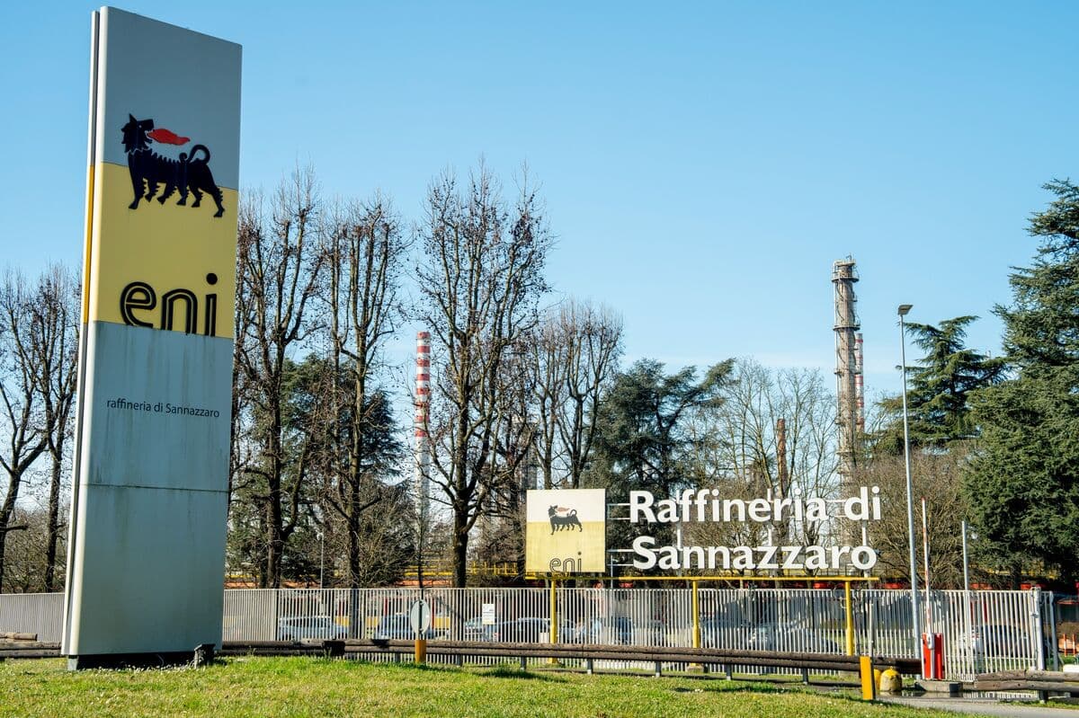 Italy Cuts Fuel Taxes to Offset Soaring Energy Costs