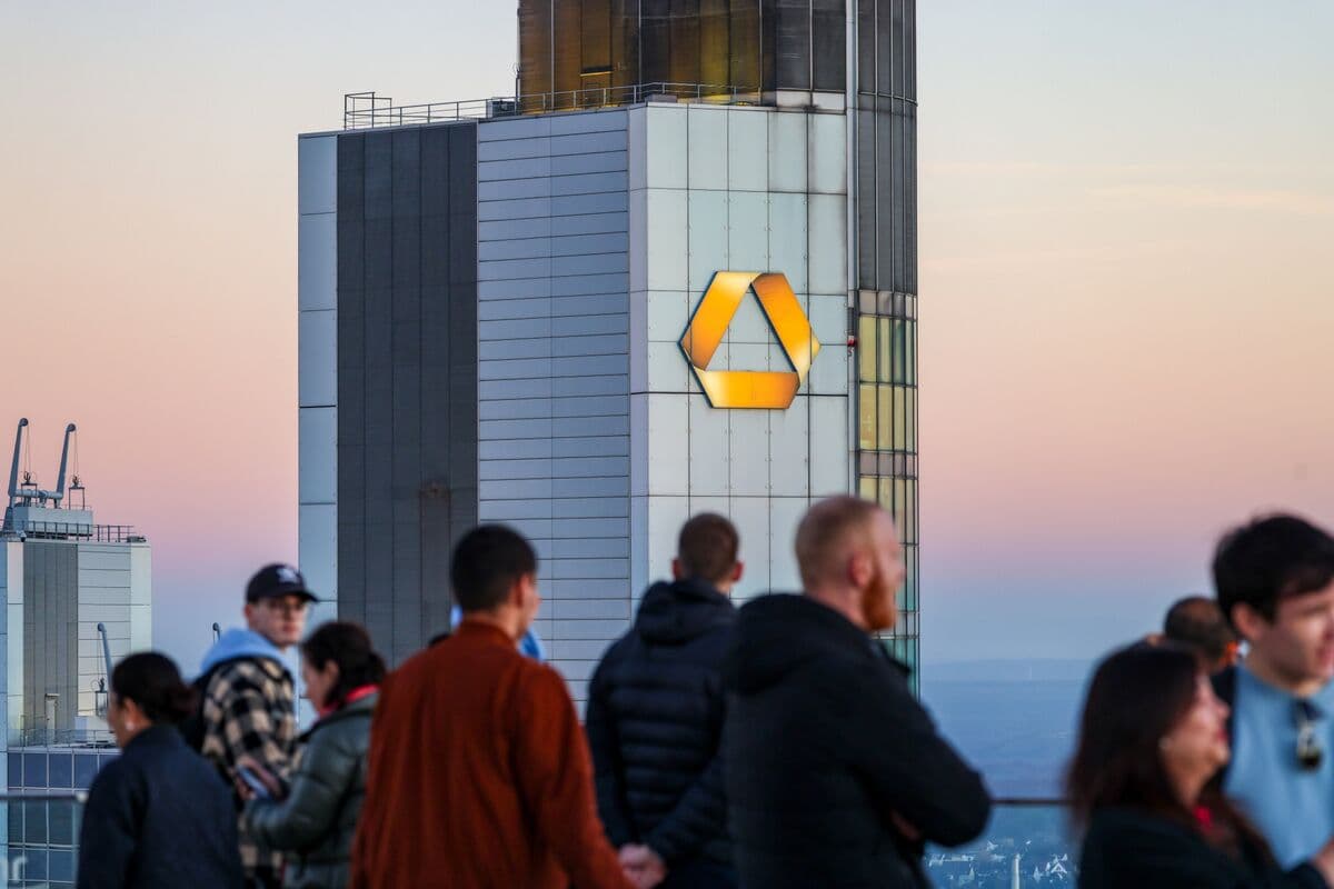 Italy’s UniCredit Makes Takeover Bid for Germany’s Commerzbank