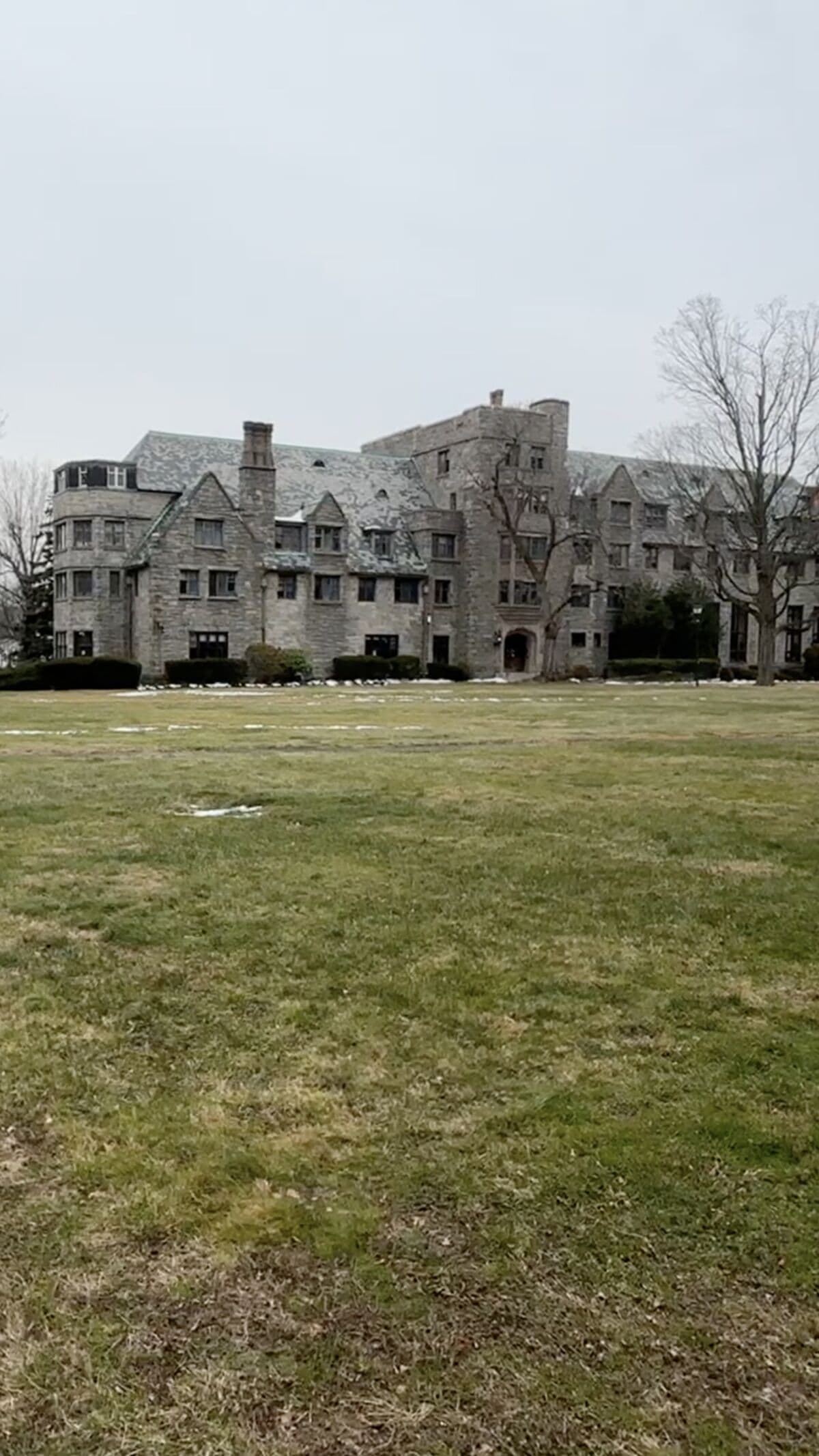 US Colleges Plunge Off a "Demographic Cliff"