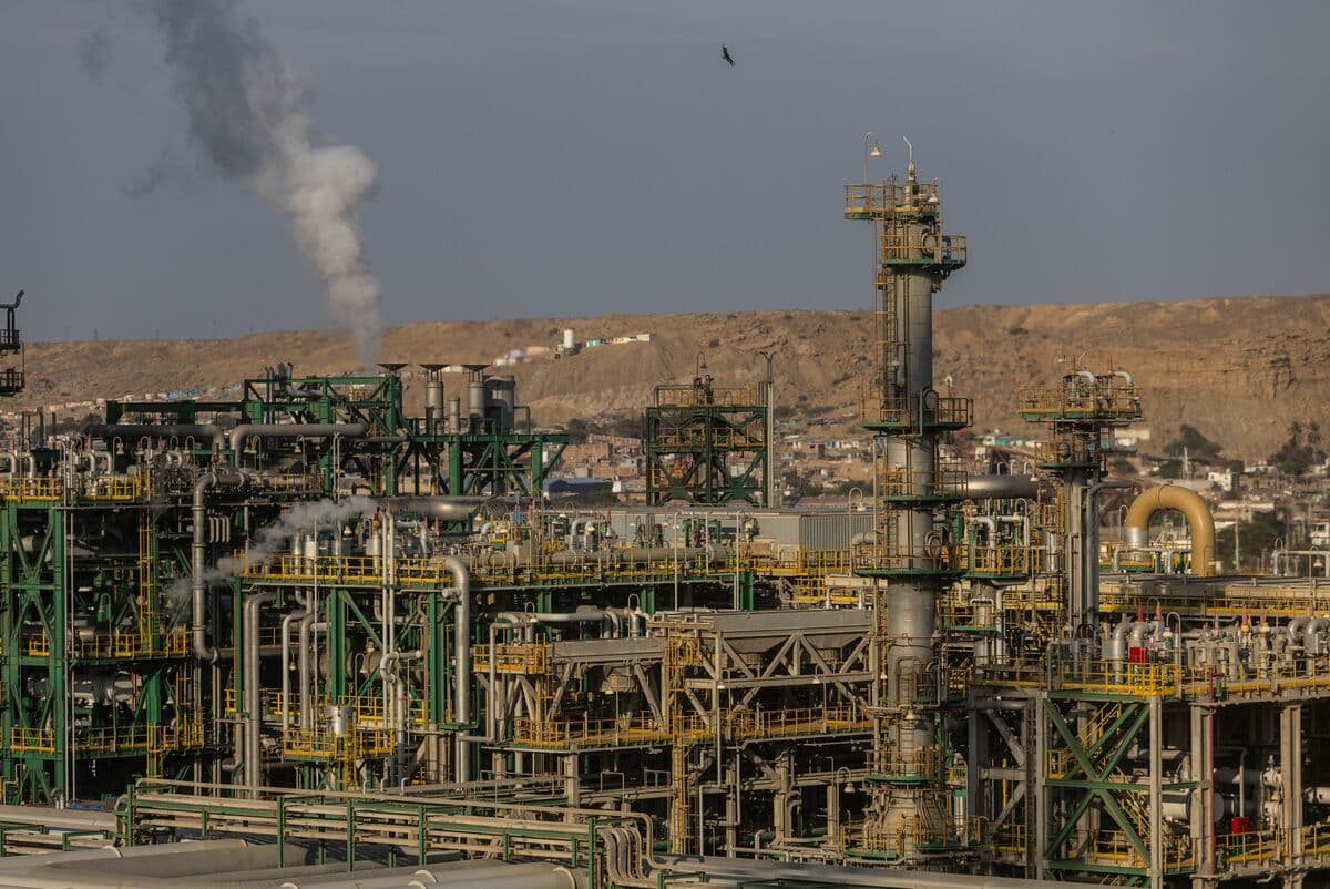Petroperu Needs to Borrow $2 Billion-Plus to Avert Fuel Shortage