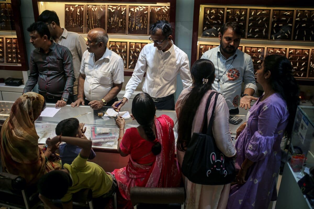 Standstill in Indian Gold Imports Drags On and Threatens Supply