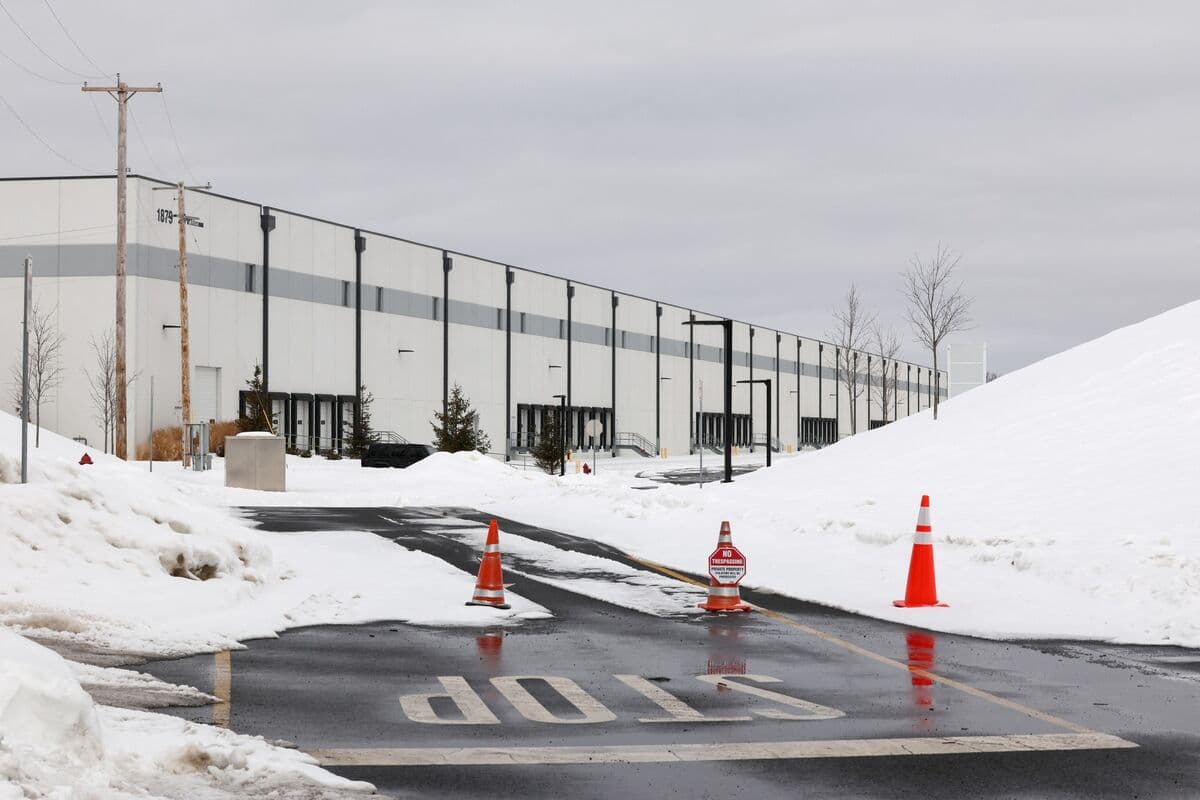 Federal Government Halts New Jersey ICE Detention Project for Review