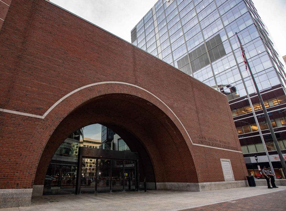Elite M&A Lawyers Fed Massive Insider-Trading Ring, US Alleges