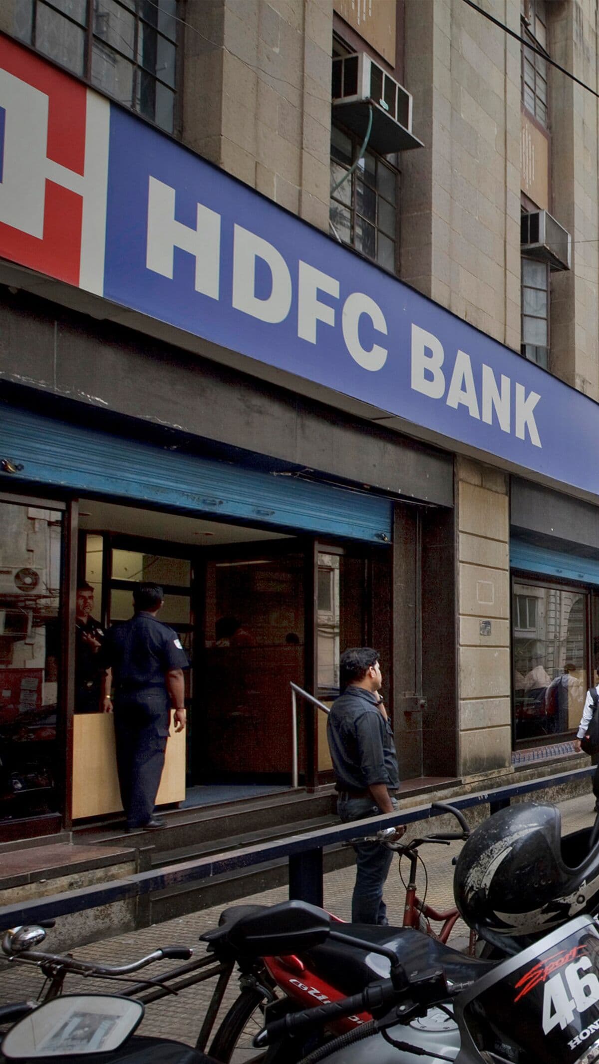HDFC Chairman Quits Over Ethical Concerns