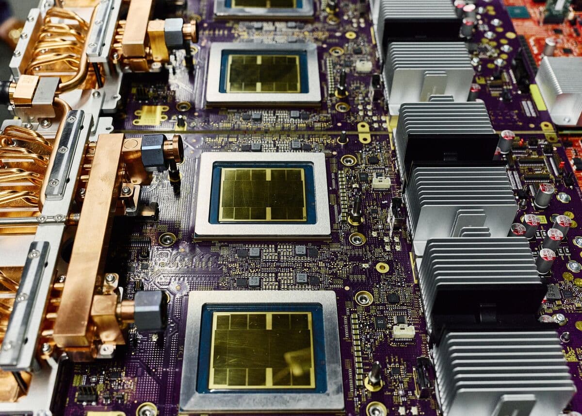 Apollo and Blackstone Secure $36 Billion Debt Financing for Anthropic's AI Expansion