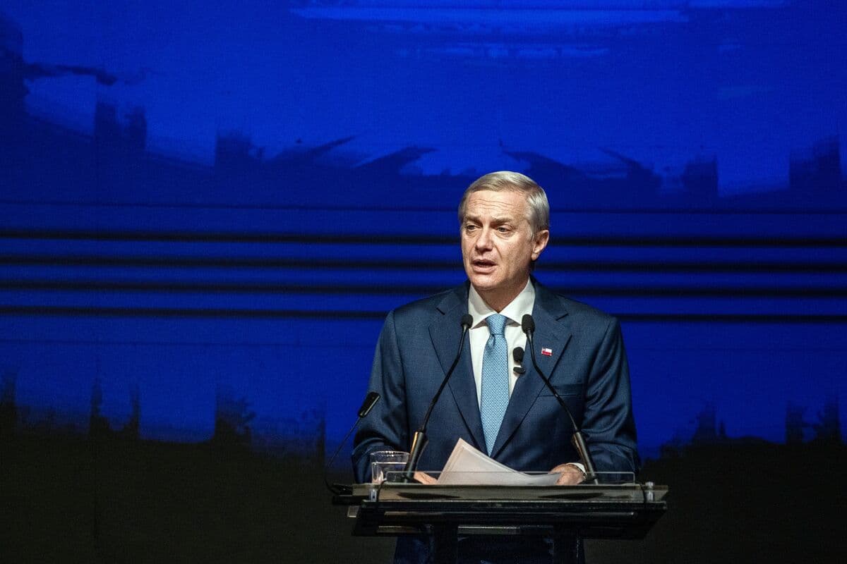 Chileans Worry More About Inflation Than Violence After Kast Hikes Fuel Prices