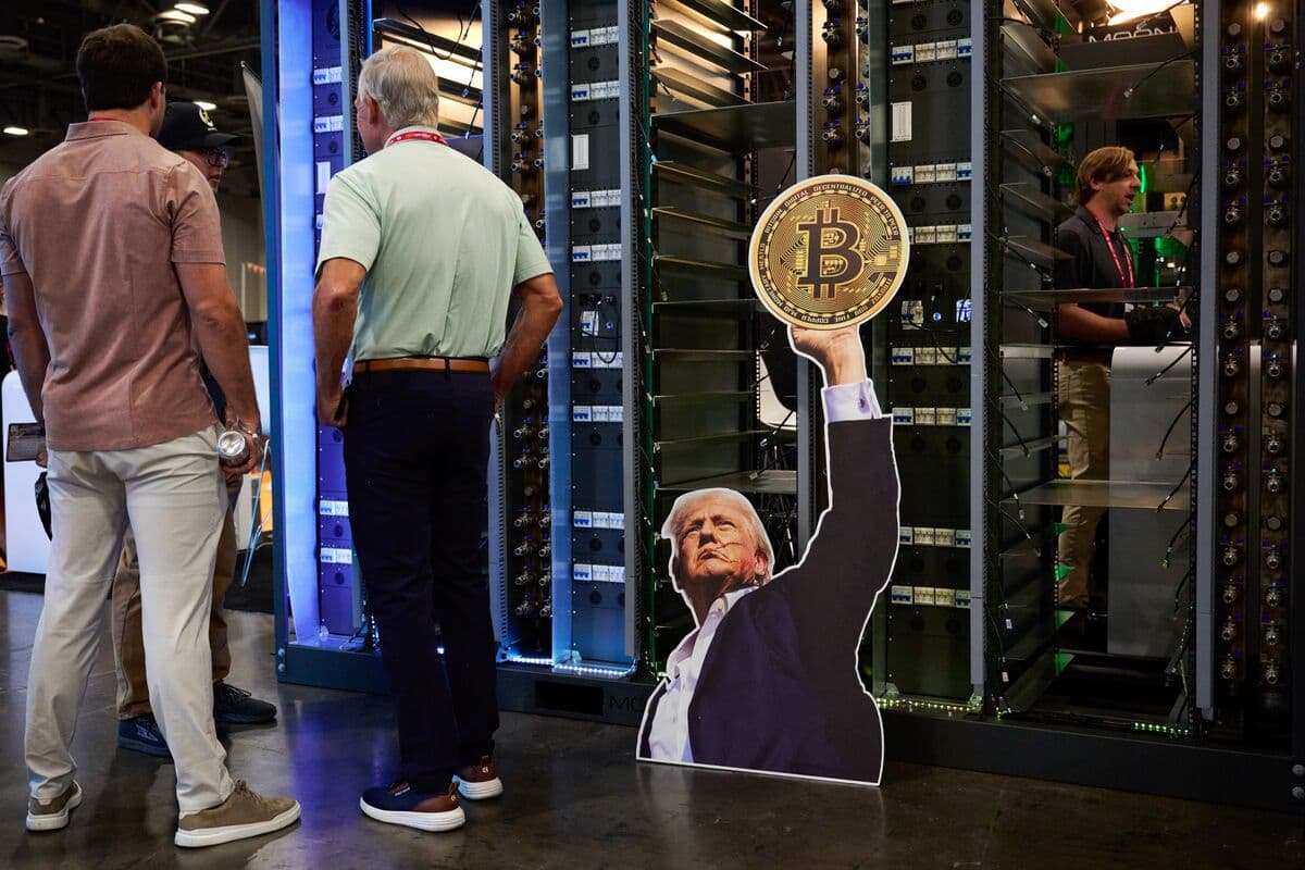 Trump’s Crypto Pep Talk Can’t Stop His Memecoin’s Deep Slide
