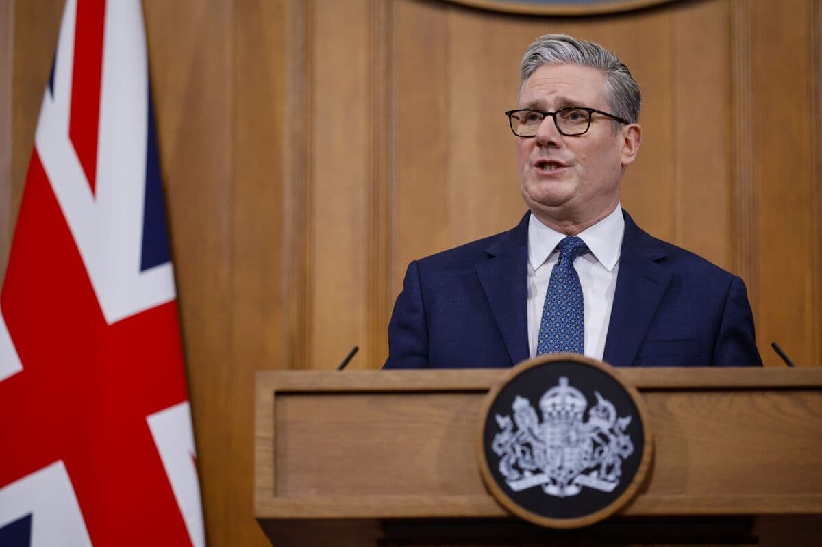 Starmer Defeats Attempt to Force Ethics Probe Over Mandelson