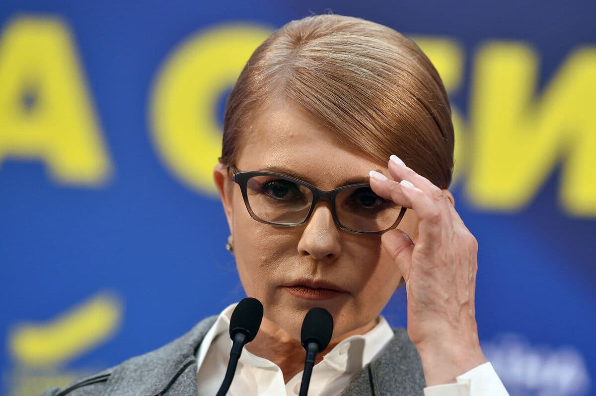 Ukrainian Ex-Premier Tymoshenko Searched Amid Vote Bribe Probe