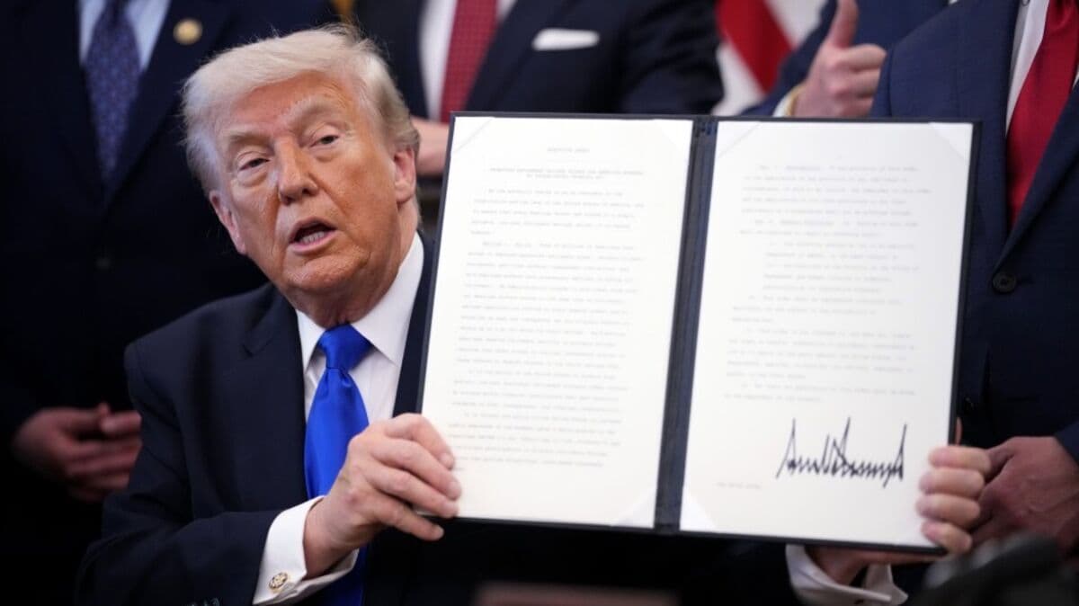 Trump Signs Order Expanding Access to Retirement Plans