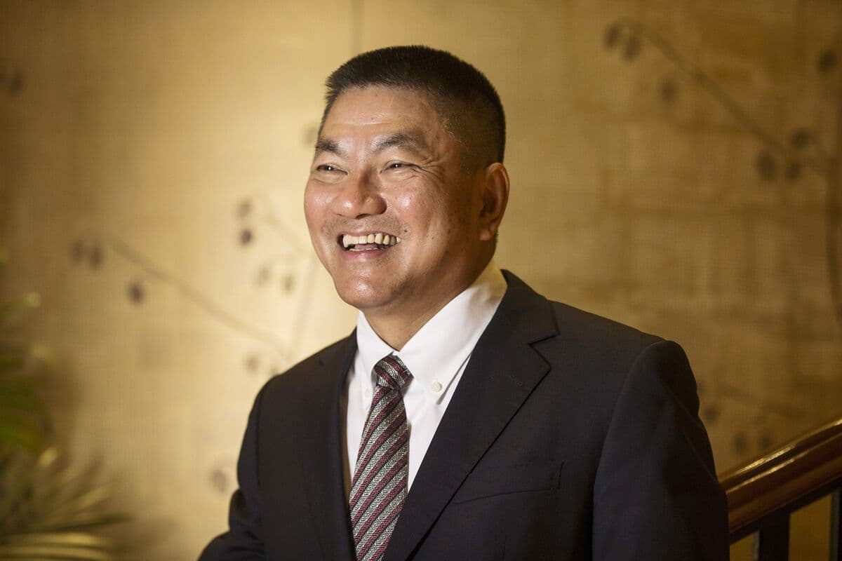 Hong Kong ‘Value’ Billionaire Puts Quarter of His Wealth in Gold