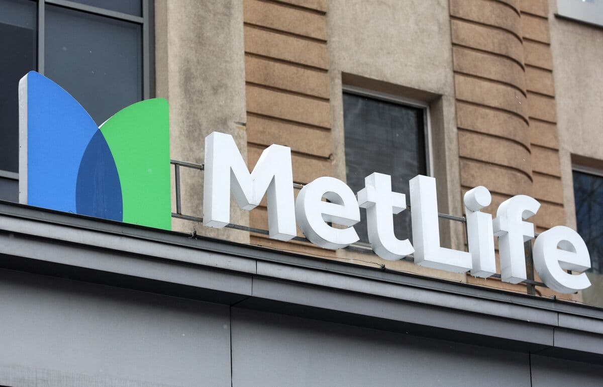 Poland’s PZU Buys MetLife Ukraine in Postwar Reconstruction Bet