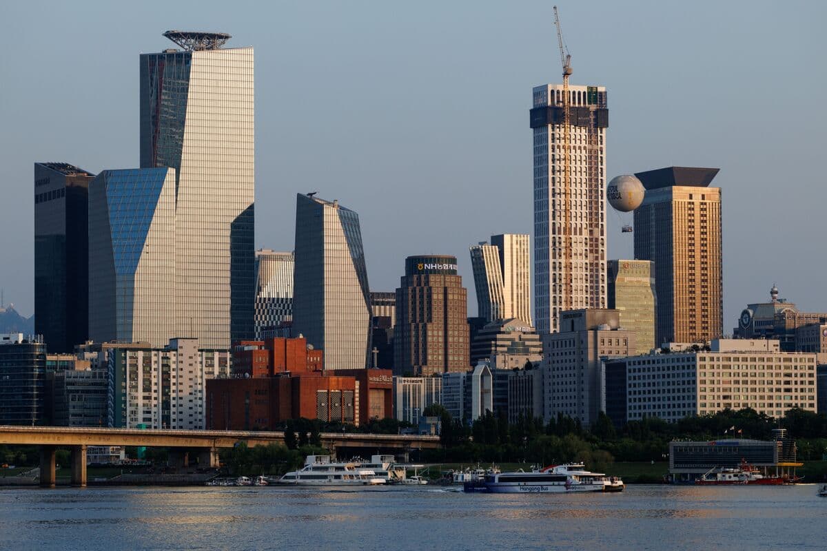 South Korea to Reduce Long-Term Bond Issuance in June Sales Adjustment