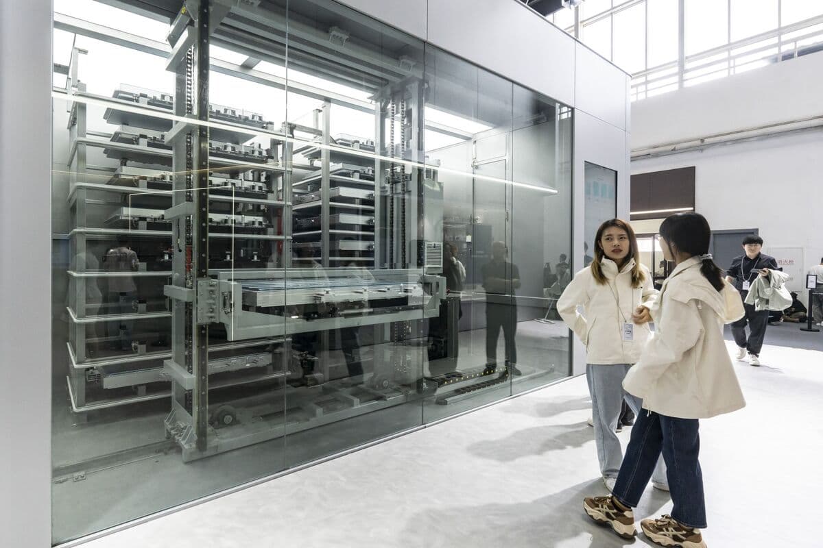 Millennium, NBIM Are Said to Invest in CATL’s $5 Billion Share Sale