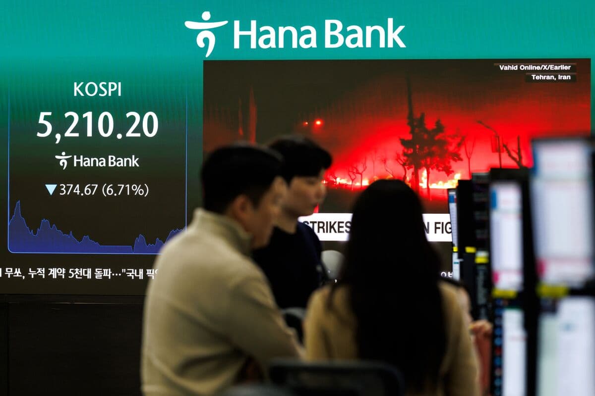 Emerging-Market Currencies and Stocks Decline Amid Iran Ceasefire Concerns
