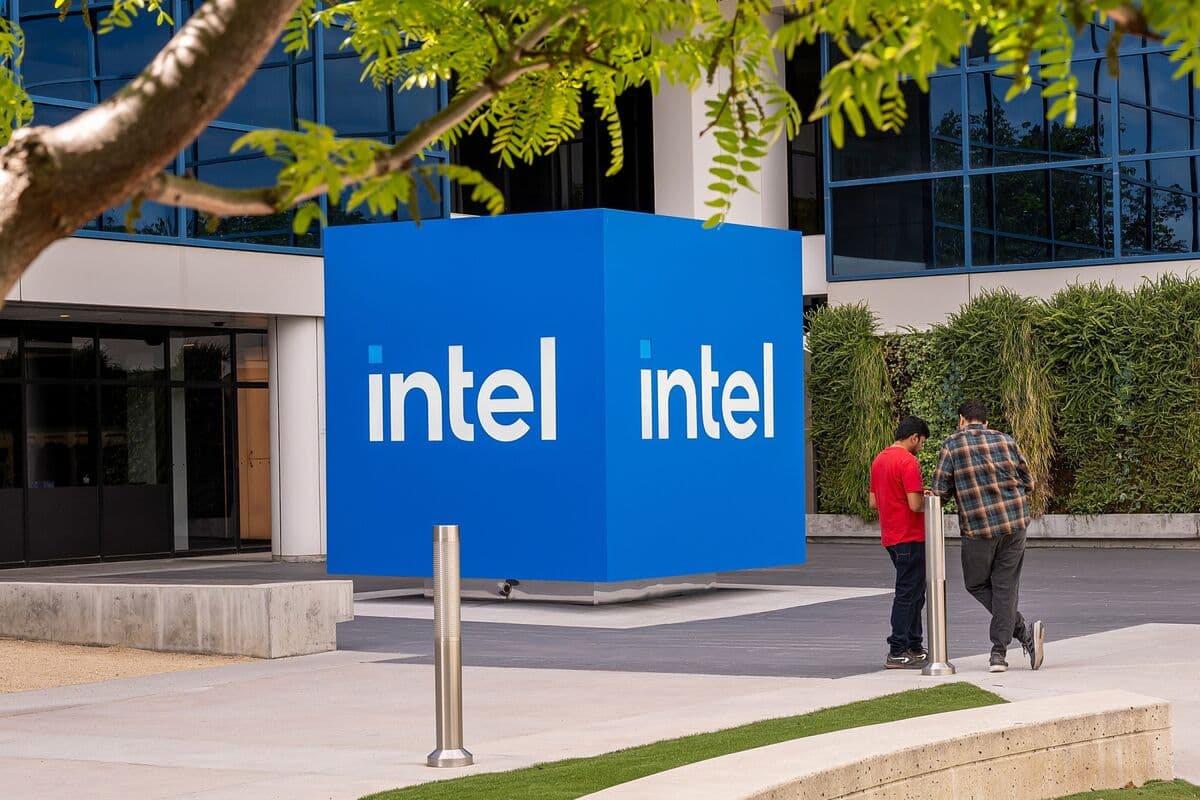 Intel's Shares Surge $440 Billion in Six Weeks, Prompting Short Seller Concerns