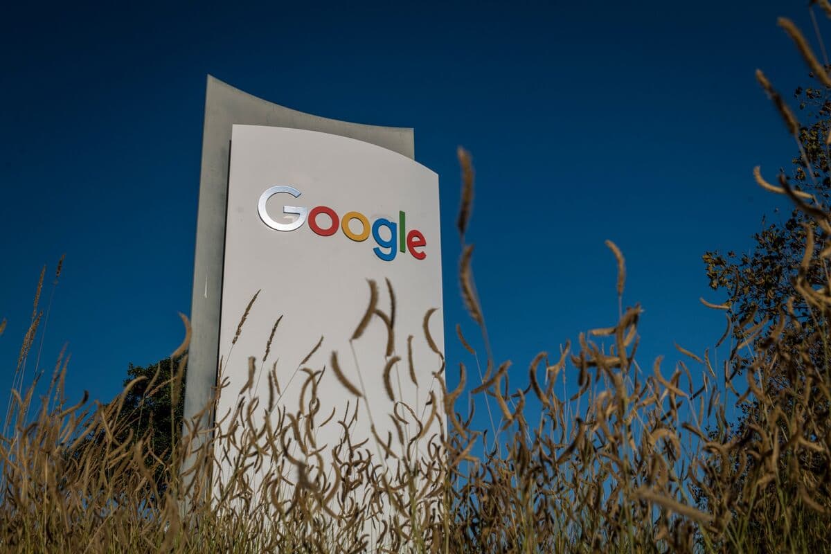 Google Buying Computing From SpaceX in $920-Million-a-Month Deal