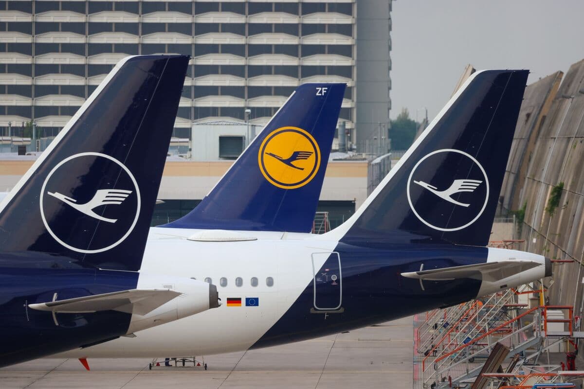 Lufthansa Partners With Starlink for Internet Access This Year