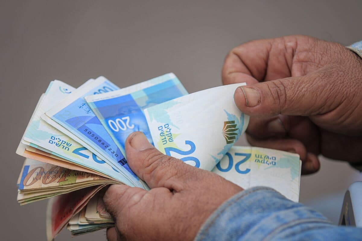 Israeli Shekel at 32-Year High Is Causing Angst in Tech Industry