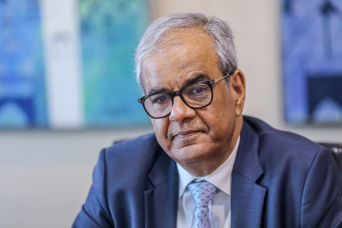 Kotak CEO Flags IDBI Valuation Concerns as Privatization Drags