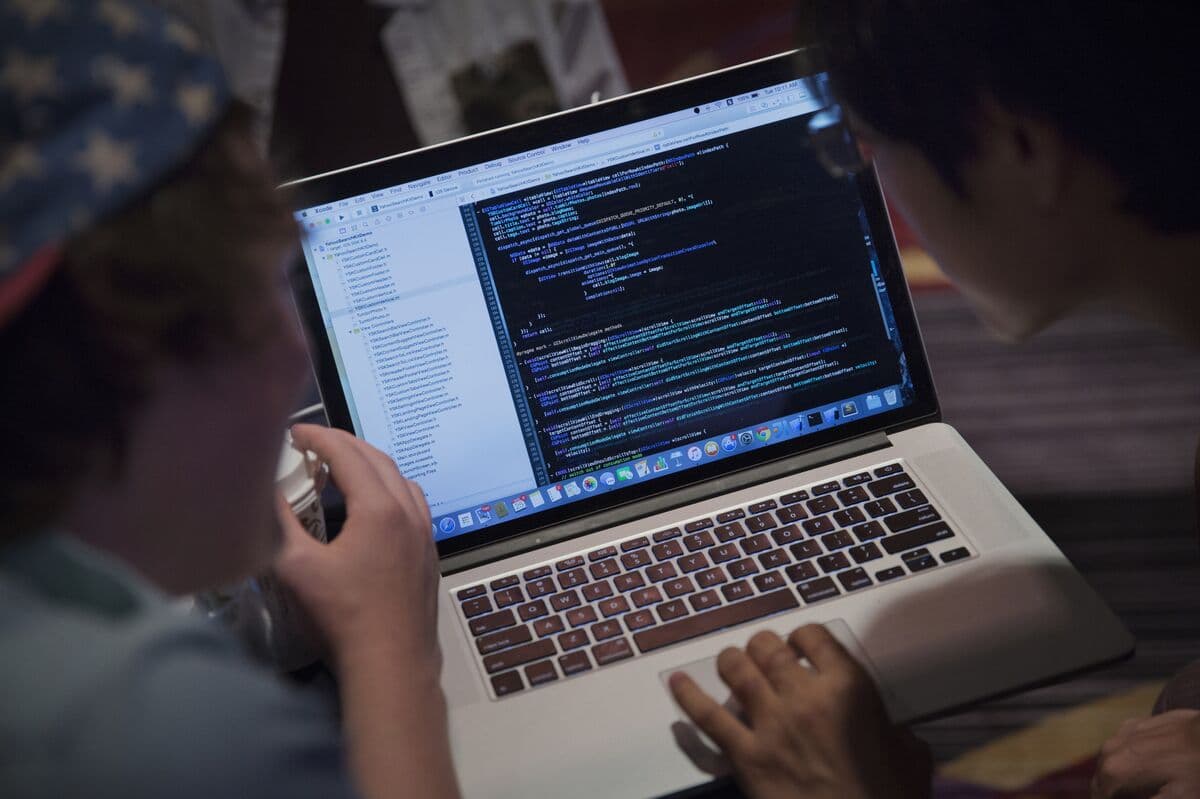 Trump Issues Executive Order on AI Security Without Mandatory Testing