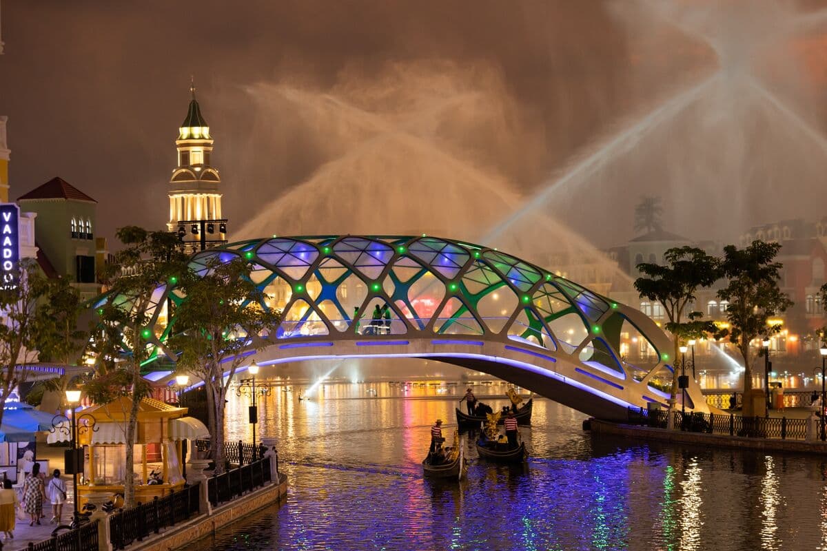 Vingroup’s Hospitality Arm Seeks $300 Million in Private Debt