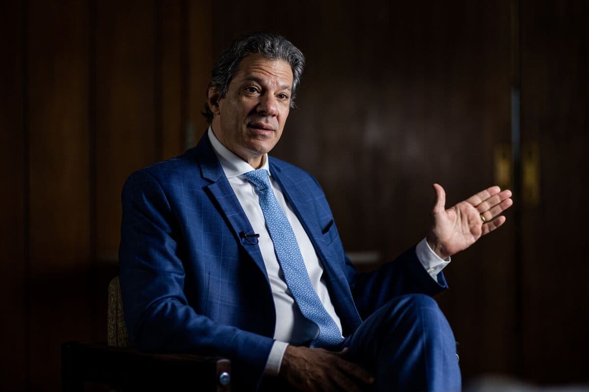 Brazil’s Finance Chief Backs Central Bank Oversight of Investment Funds