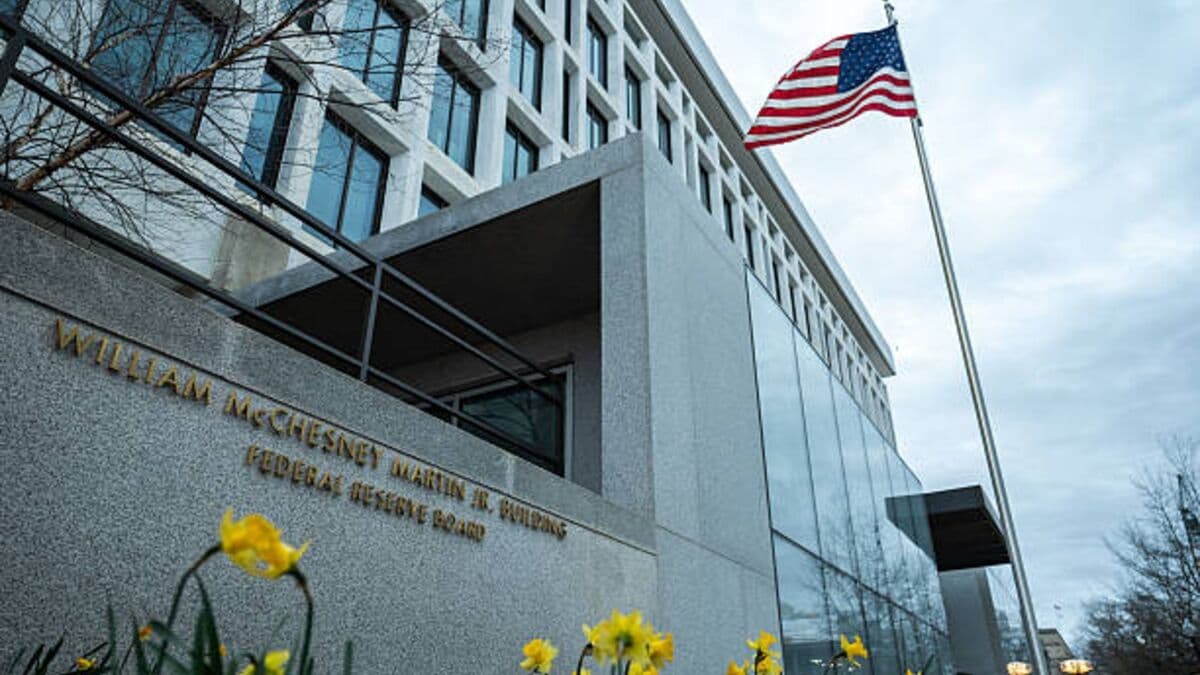 Fed Unveils Plans to Ease Capital Rules for Big Banks