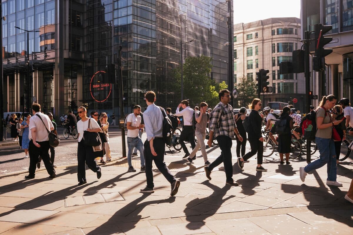 Gen Z in Britain Outearns Millennials Early in Their Careers