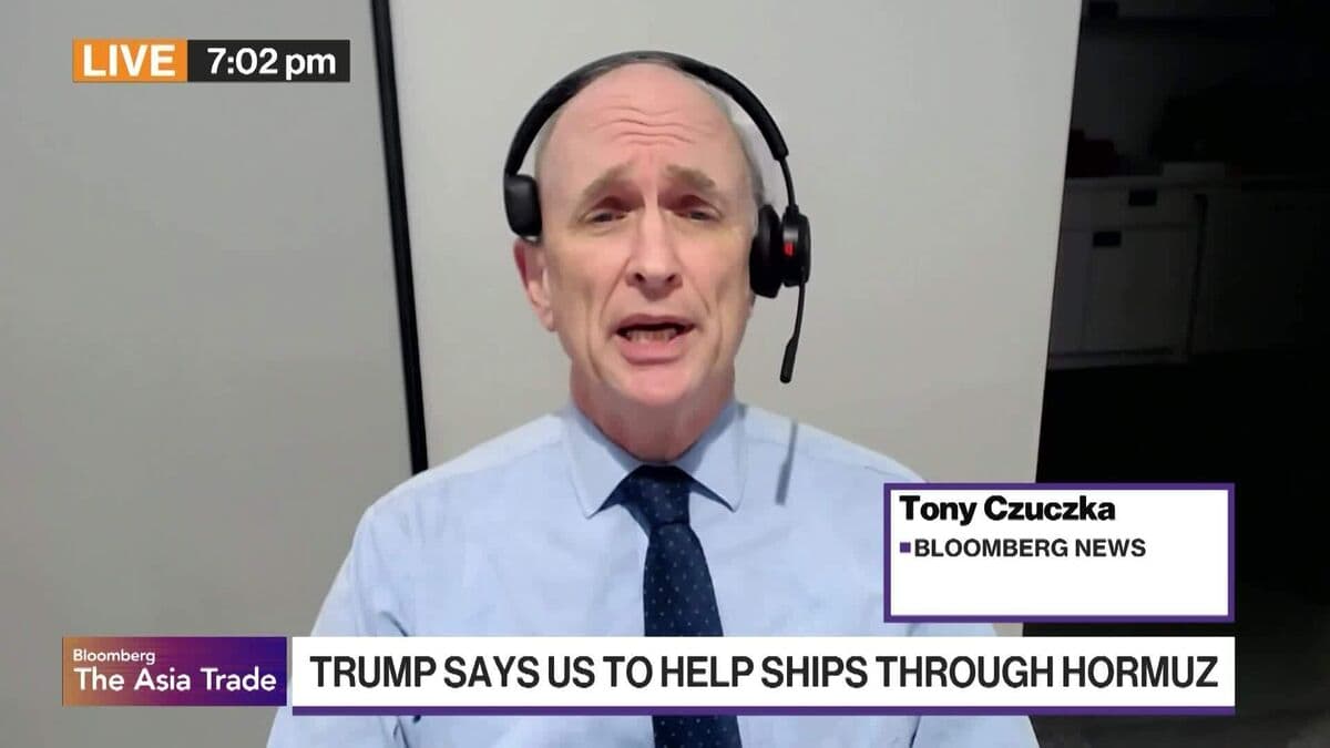 Trump: US to Start Guiding Trapped Ships Through Hormuz