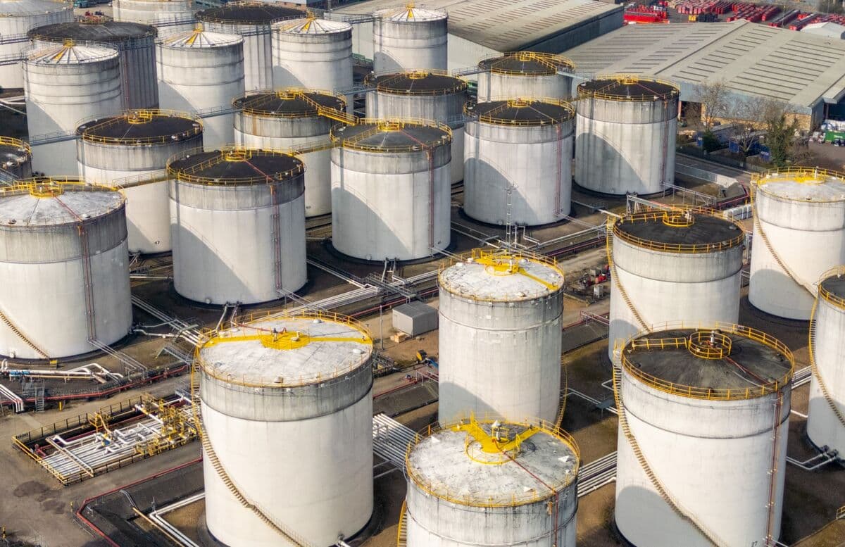 US Stock Futures Down, Oil Up on Iran War Escalation Fears