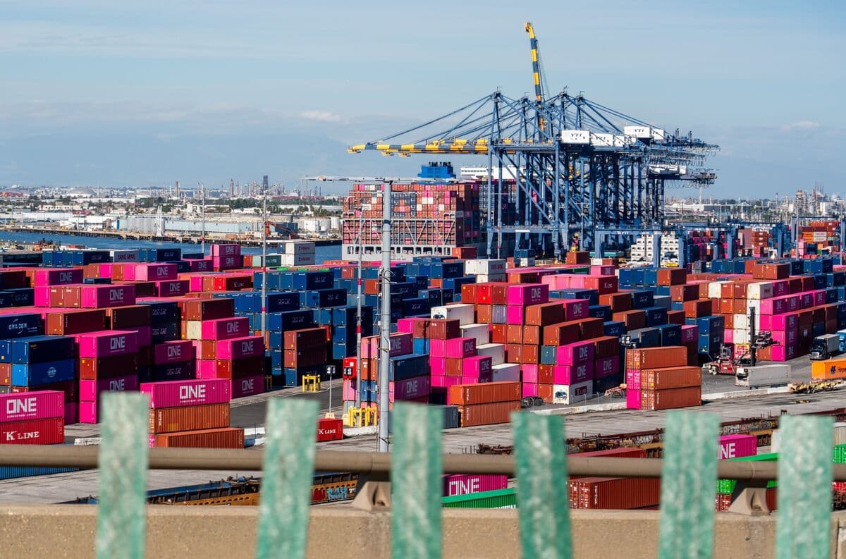 US Importers Approved for $35.5 Billion in Tariff Refunds Amid Court Ruling