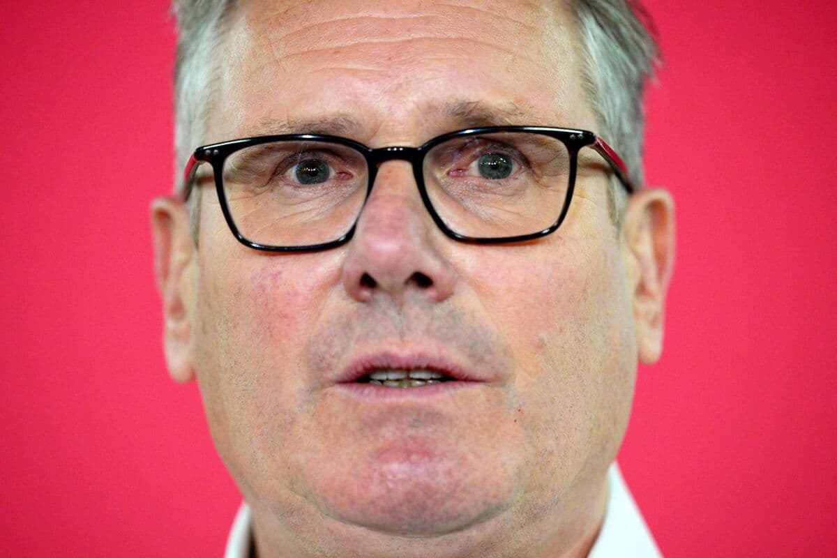 Keir Starmer Stands Firm Against Resignation Demands in Cabinet Meeting