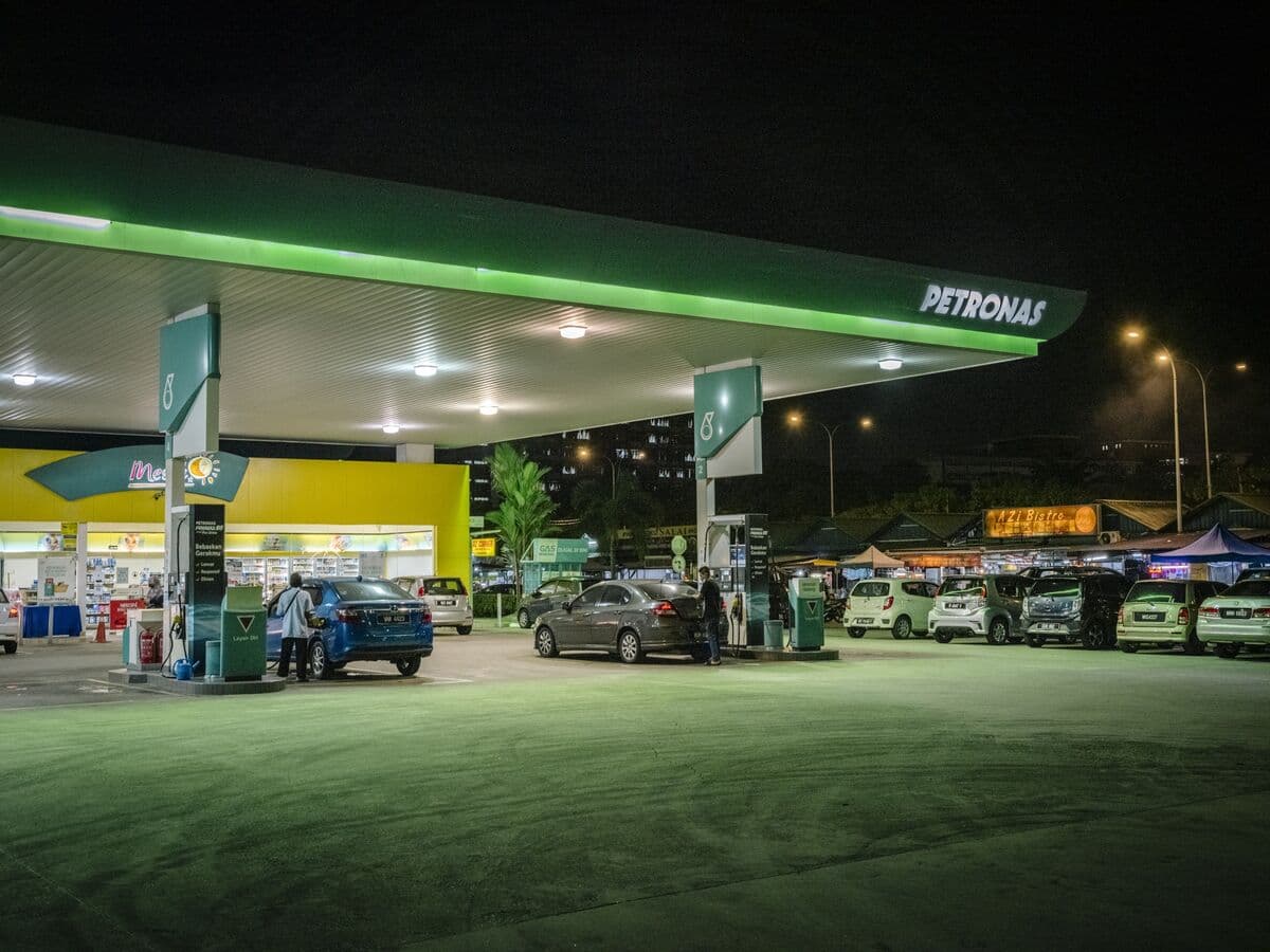 Litigation Funder Fights Petronas as Royal Heirs’ $15 Billion Victory Unravels