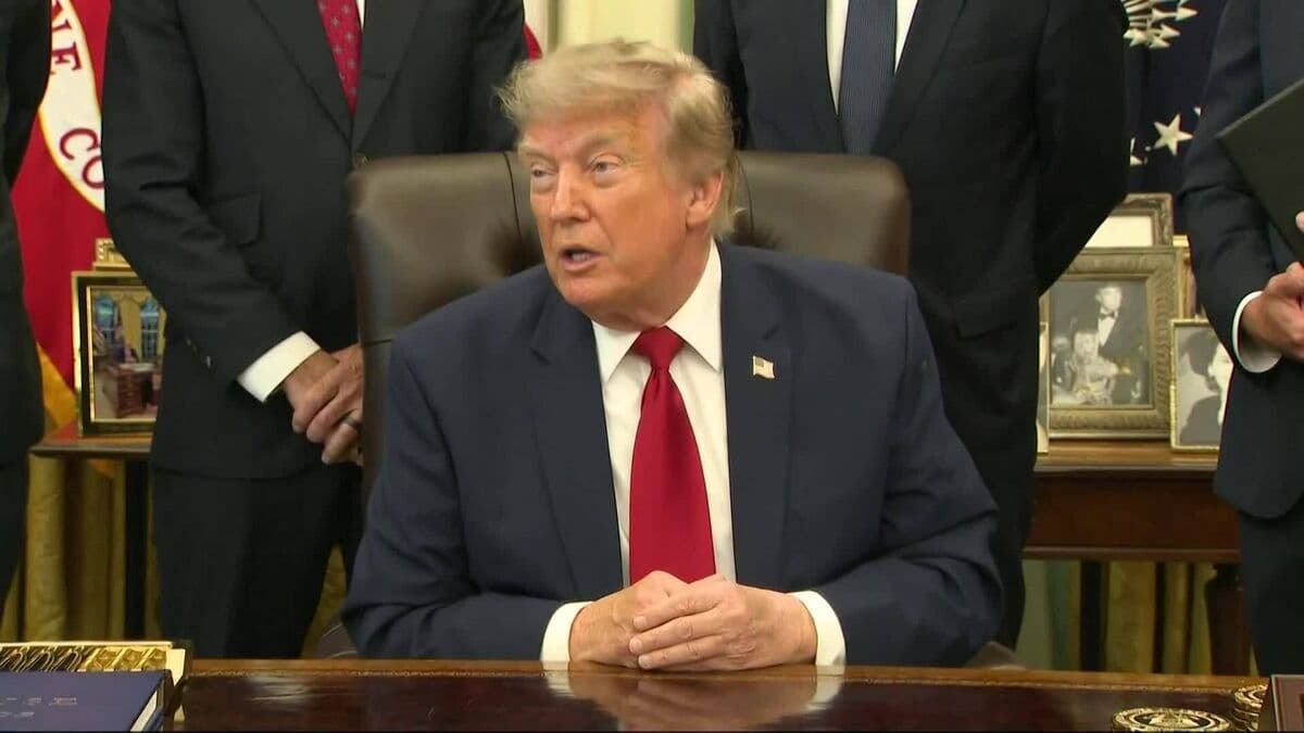 Trump Claims US Will Ultimately Control the Strait of Hormuz