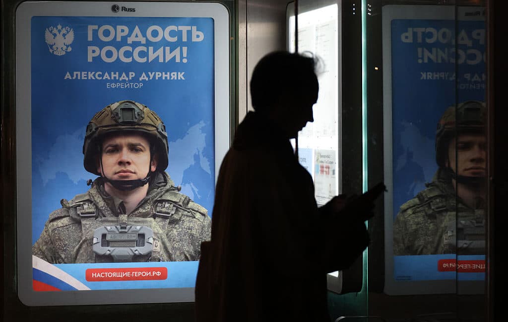 Estonian Benchmark Reveals LLMs' Effectiveness Against Russian Propaganda