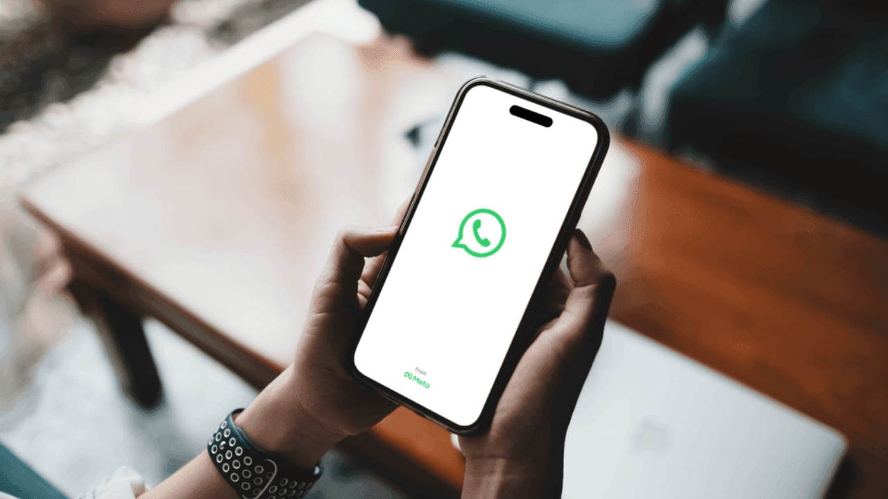 WhatsApp, konuşmalarınıza göre yapay zeka ile yanıt taslakları sunmaya başlıyor