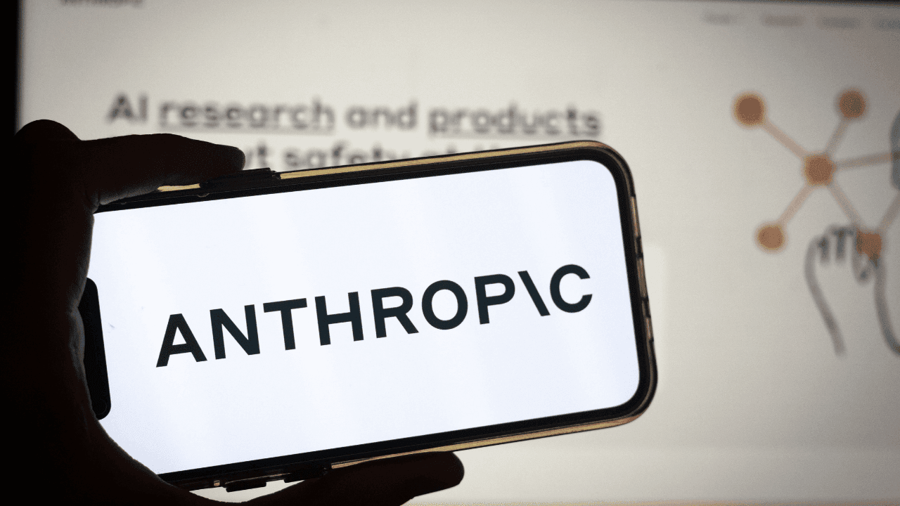 Anthropic, Claude Cowork’u tanıttı: Ajan yetenekleri masaüstüne taşınıyor