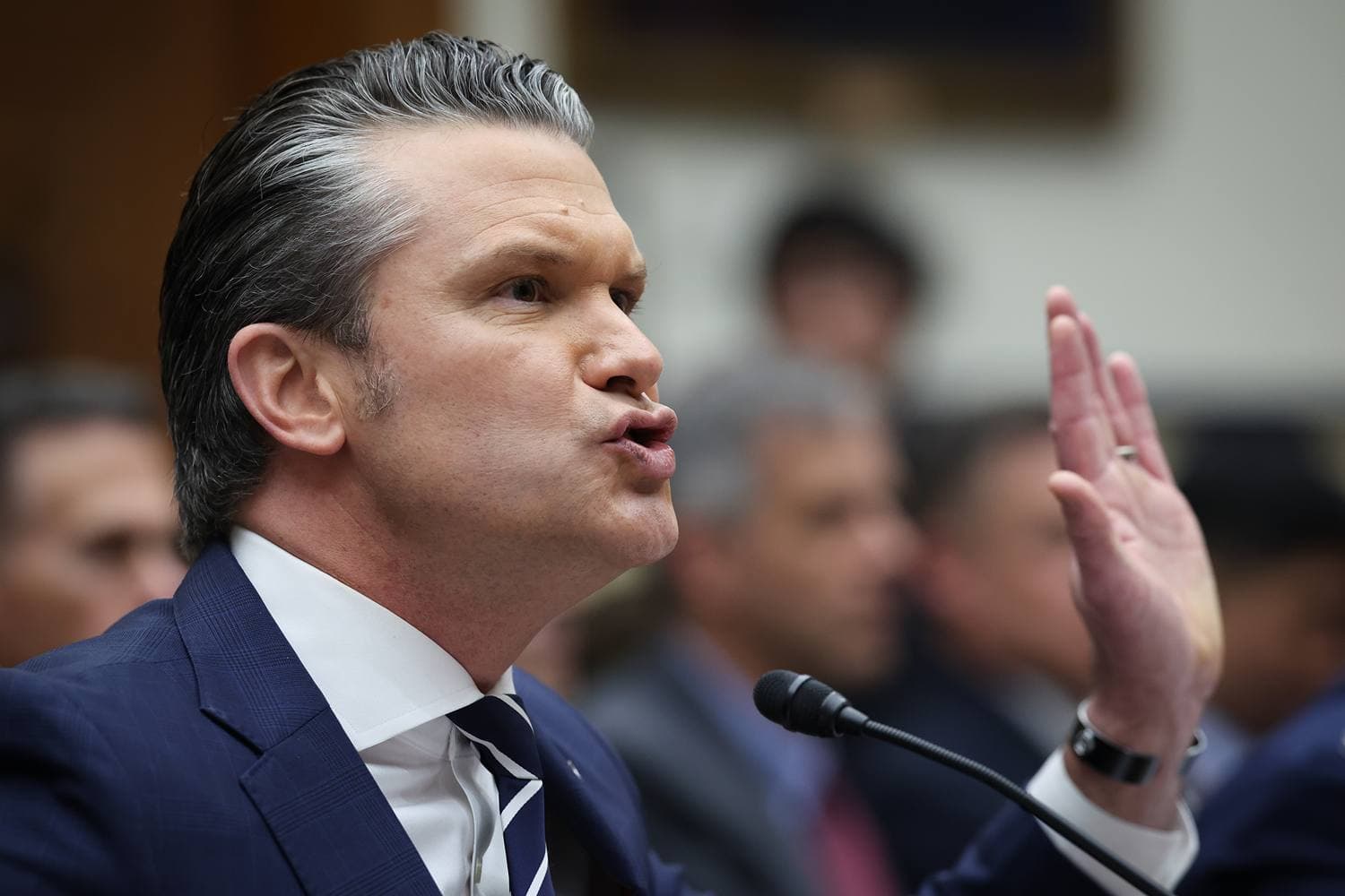 ‘Resign Immediately’: Democrats Grill Hegseth on Iran War