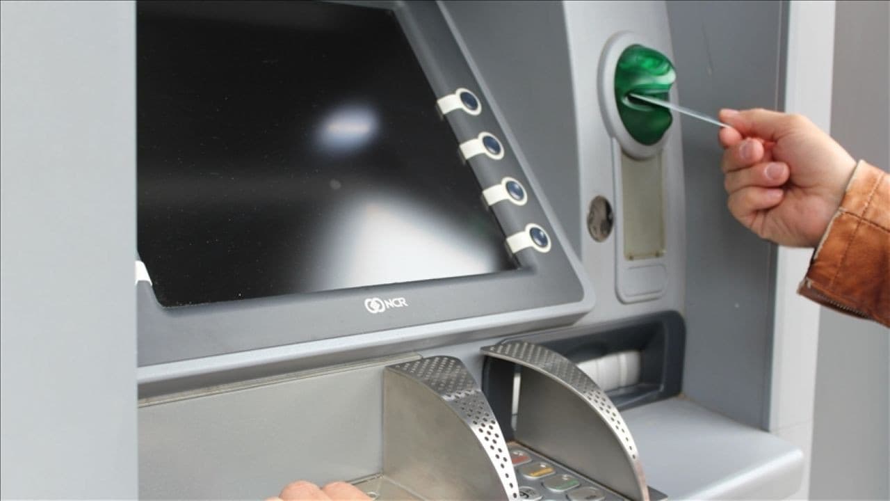 Sahte dolarla ATM'den para çeken 9 kişi yakalandı