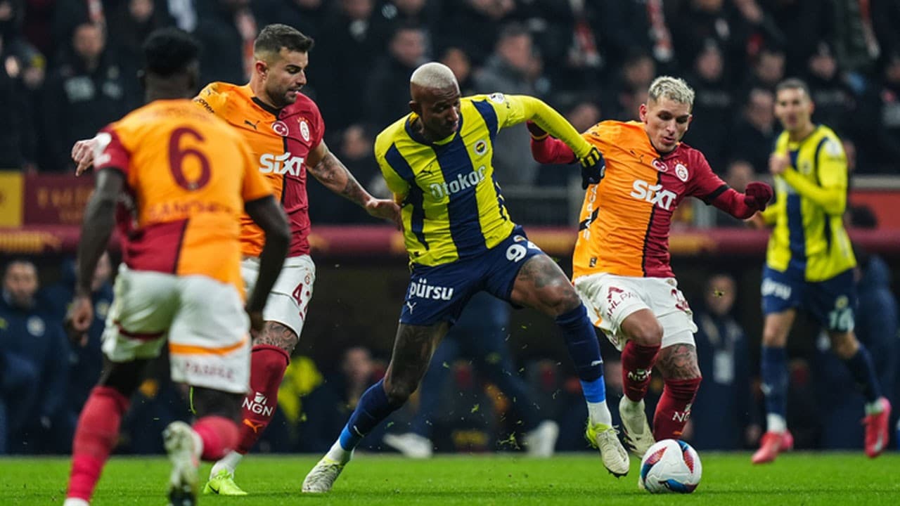 Galatasaray ve Fenerbahçe, PFDK'ye sevk edildi