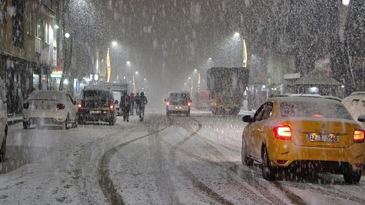 Bingöl'de okullar 1 gün daha tatil edildi