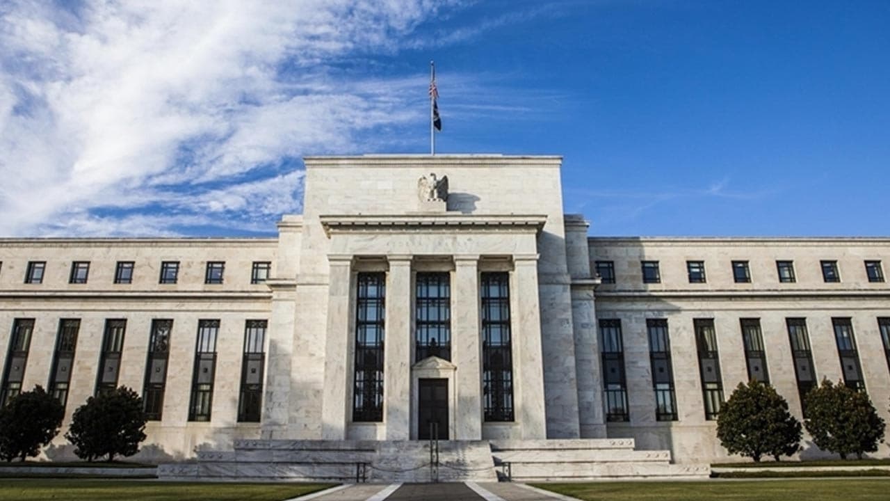 Eski Fed başkanlarından Powell'a destek: Bağımsızlık hedef alınıyor