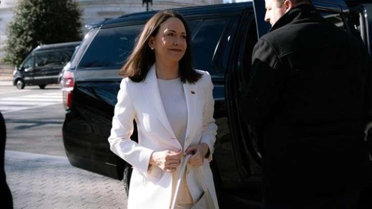 Venezuelalı muhalif lider Machado, Nobel Ödülü'nü Trump'a sundu